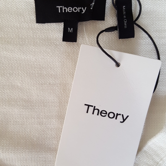 THEORY NWT Larlissa Lightweight V-Neck Swe… - Picture 4 of 15